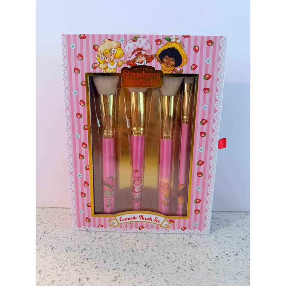 Strawberry Shortcake Cosmetic Brush Set 4pc Taste Beauty Pink Collector Box NEW